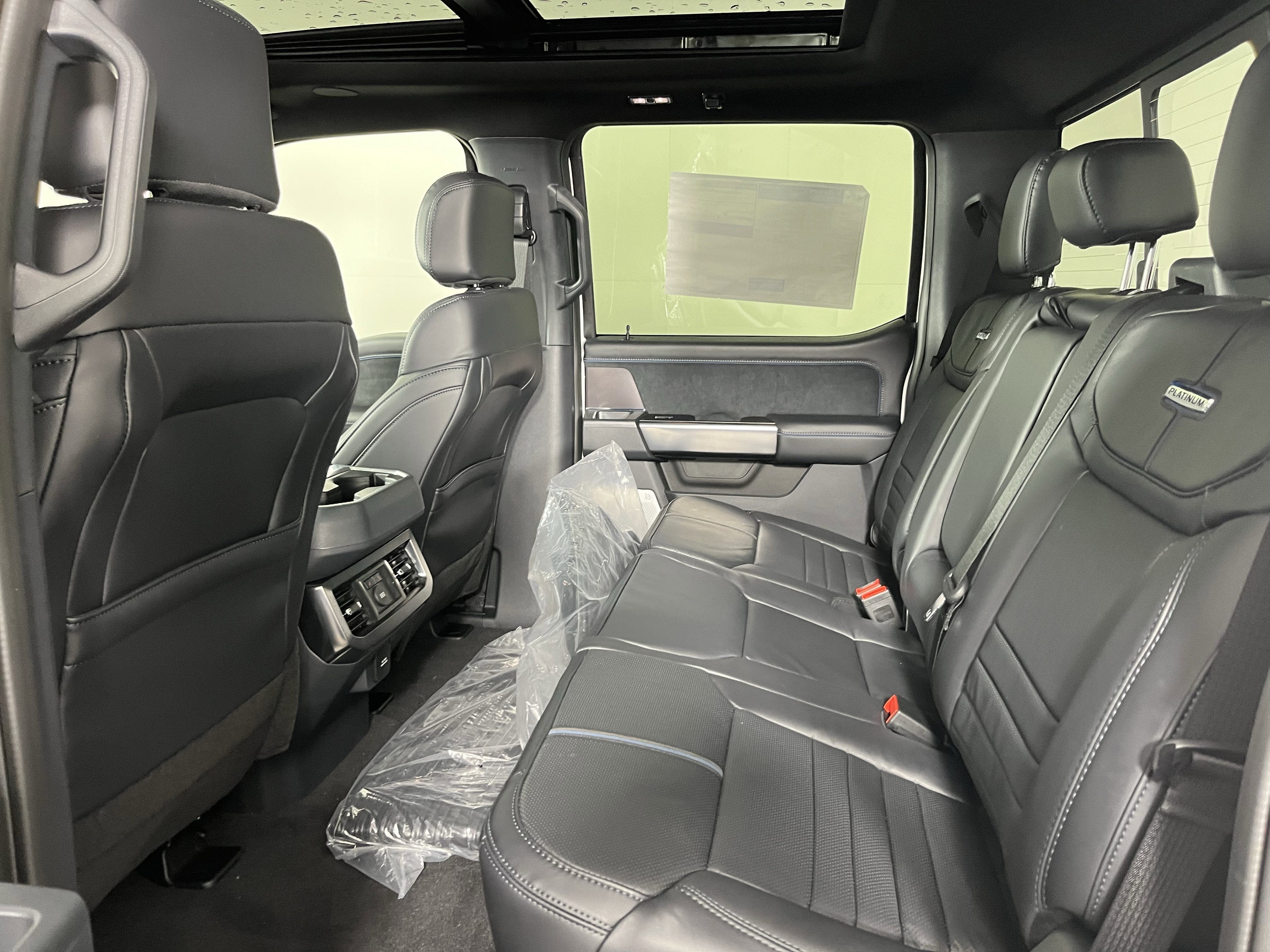 2026 Ford Super Duty F-350 SRW PLATINUM 4WD Crew Cab 6.75' Box