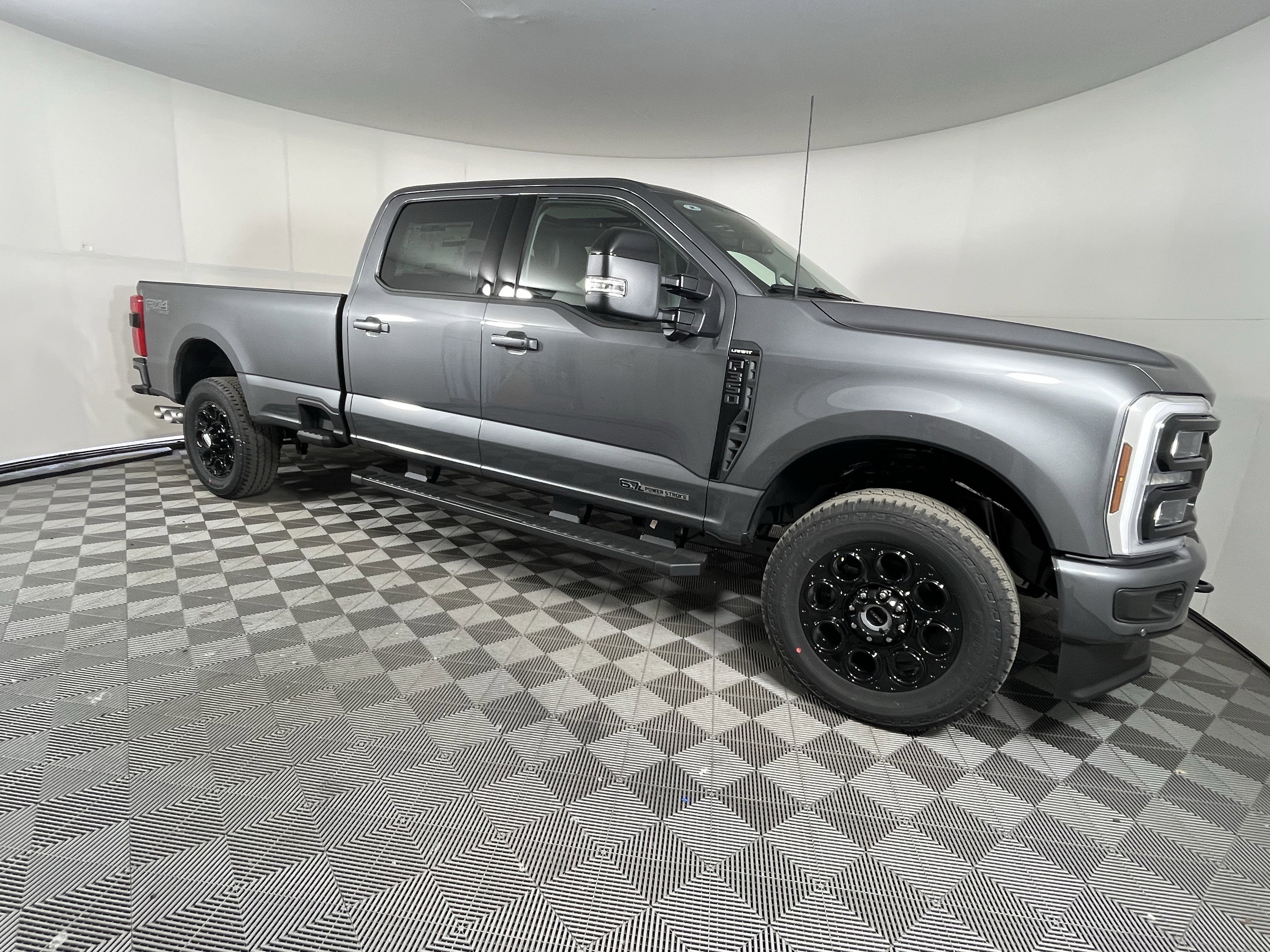 2026 Ford Super Duty F-350 SRW LARIAT 4WD Crew Cab 6.75' Box