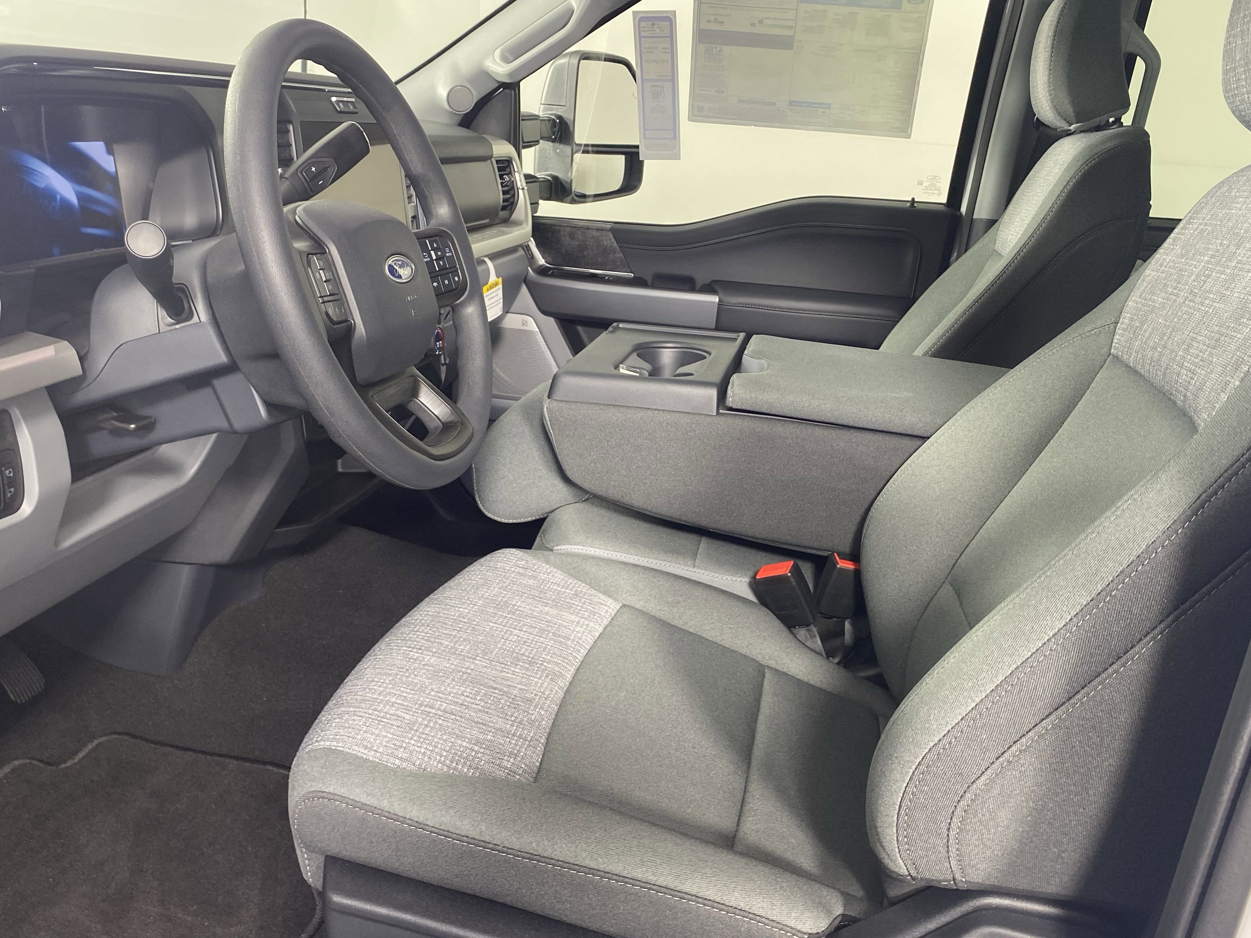 2025 Ford Super Duty F-350 SRW XL 4WD Crew Cab 6.75' Box