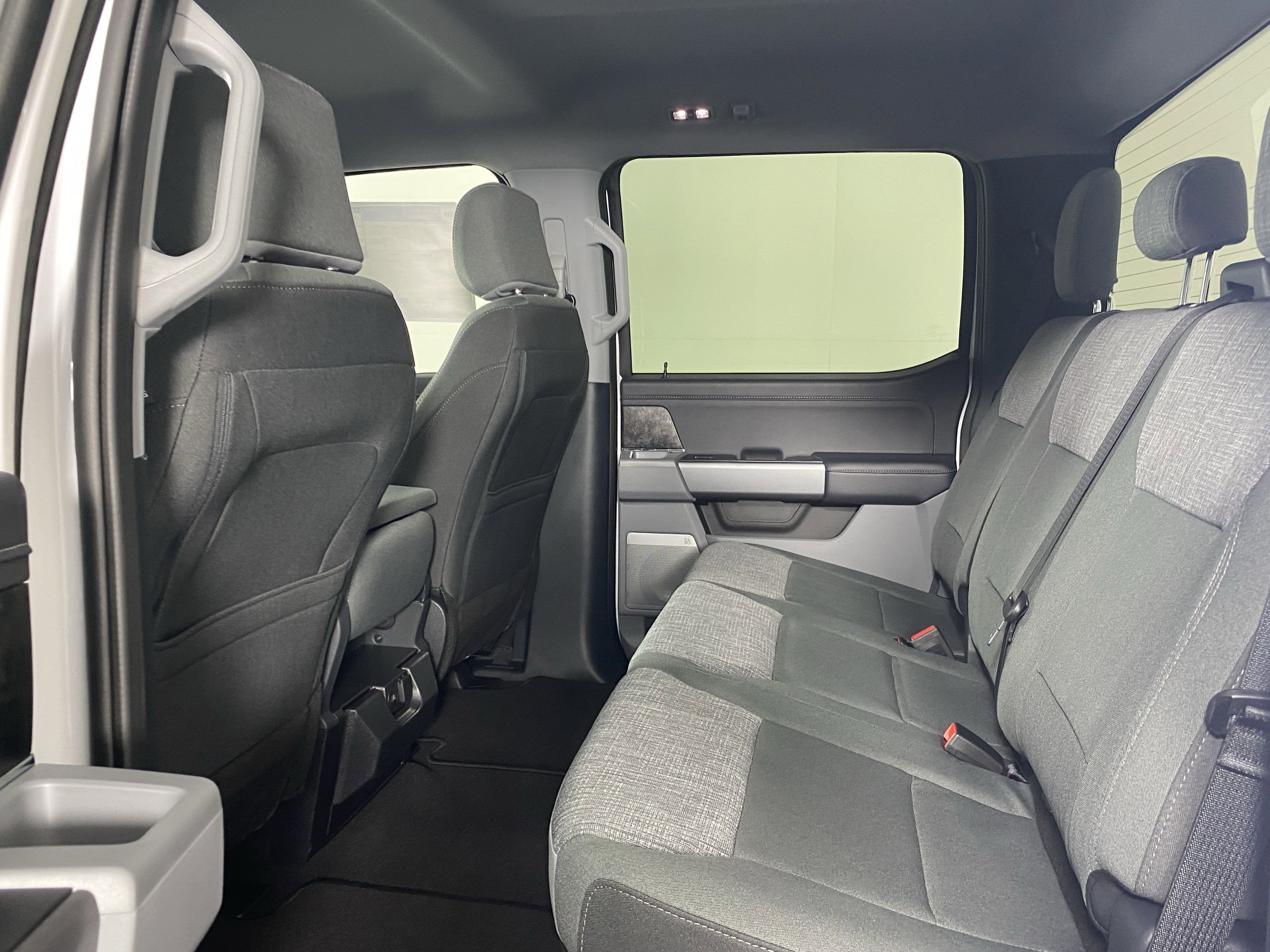 2025 Ford Super Duty F-350 SRW XL 4WD Crew Cab 6.75' Box