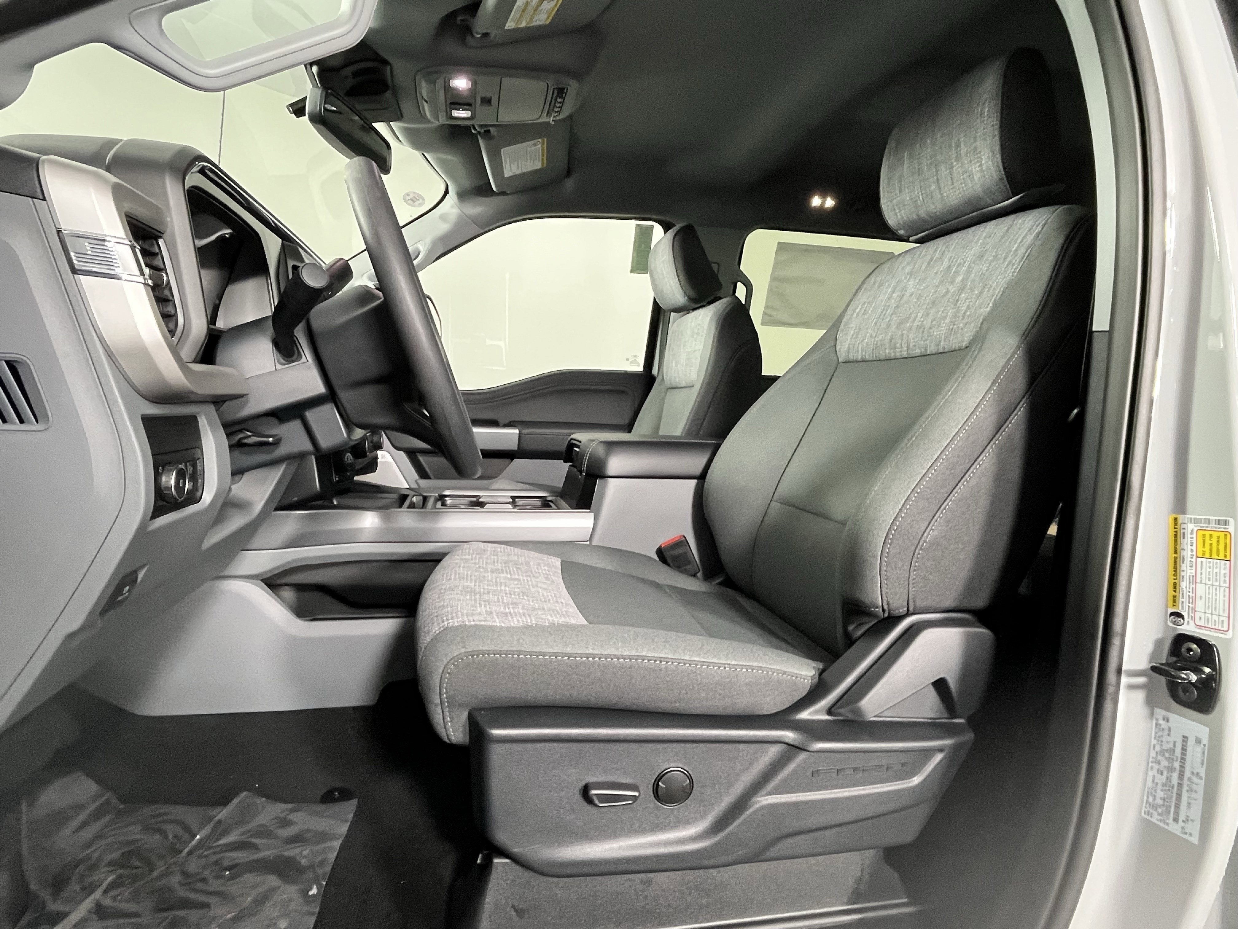 2026 Ford Super Duty F-350 SRW XLT 4WD Crew Cab 6.75' Box