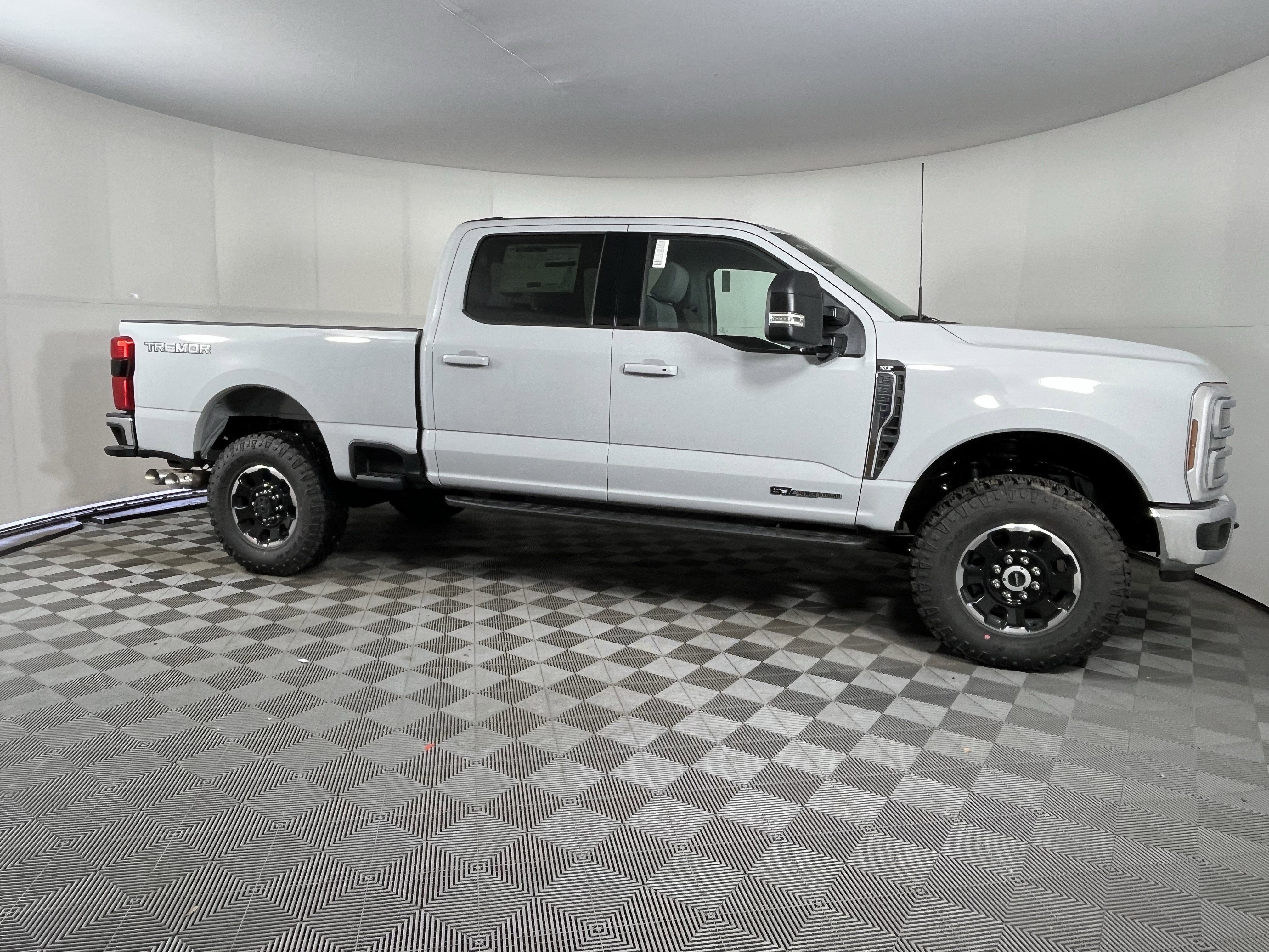 2026 Ford Super Duty F-350 SRW XLT 4WD Crew Cab 6.75' Box