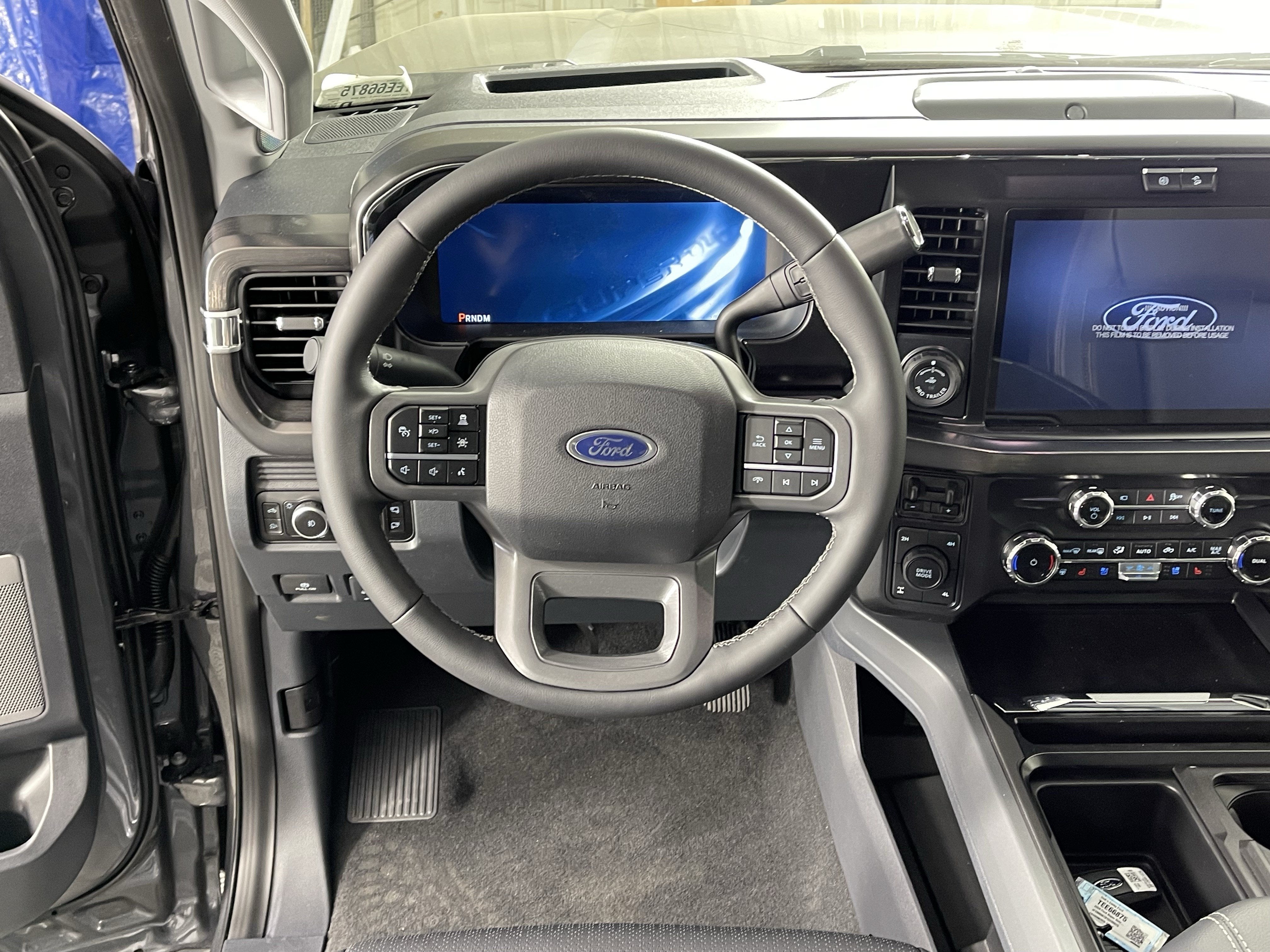 2026 Ford Super Duty F-350 SRW LARIAT 4WD Crew Cab 6.75' Box