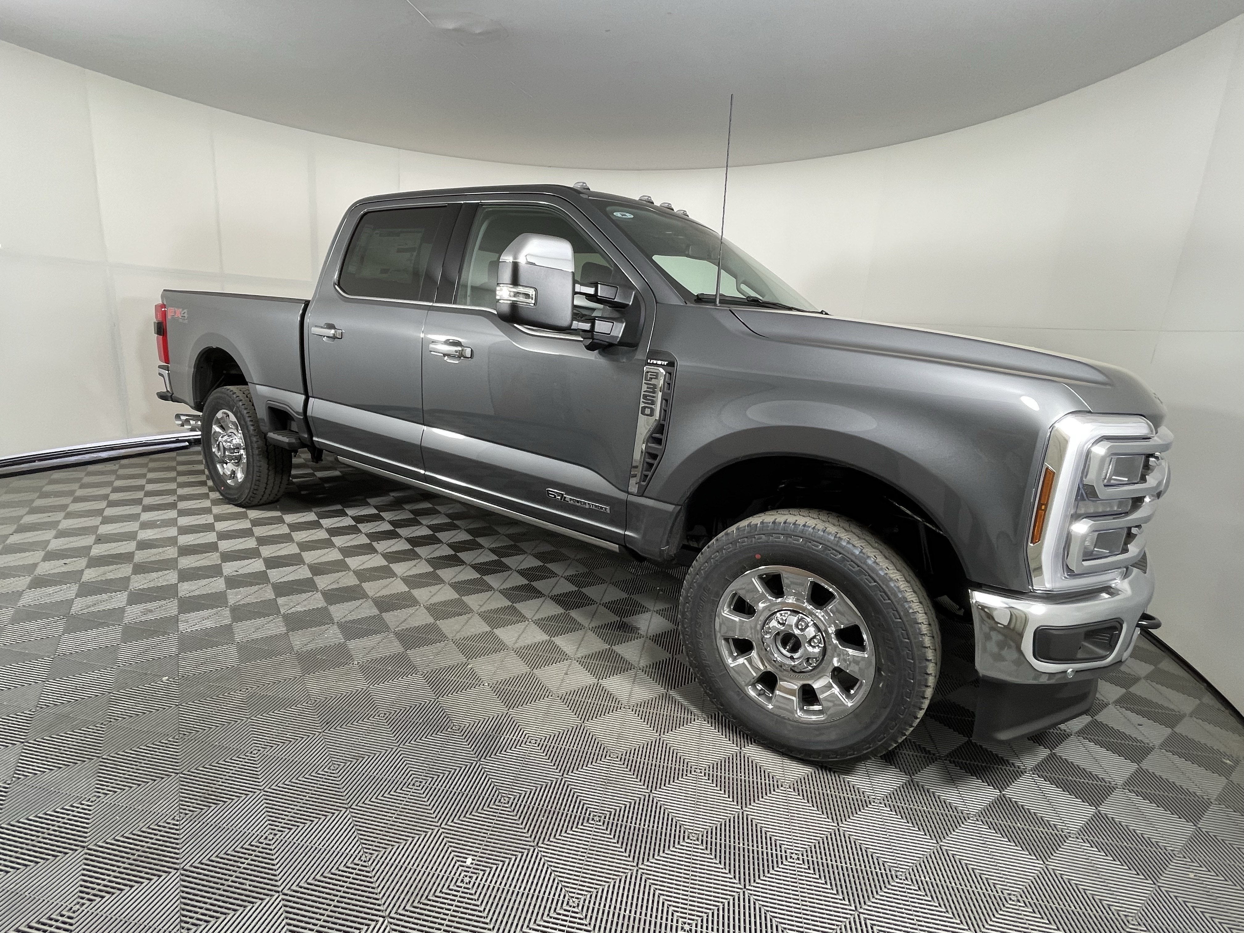 2026 Ford Super Duty F-350 SRW LARIAT 4WD Crew Cab 6.75' Box