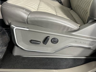 2026 Ford Super Duty F-350 DRW PLATINUM 4WD Crew Cab 8' Box