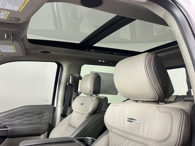 2026 Ford Super Duty F-350 DRW PLATINUM 4WD Crew Cab 8' Box