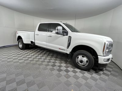 2026 Ford Super Duty F-350 DRW PLATINUM 4WD Crew Cab 8' Box