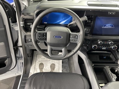 2026 Ford Super Duty F-350 DRW LARIAT 4WD Crew Cab 8' Box