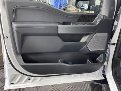 2026 Ford Super Duty F-350 DRW LARIAT 4WD Crew Cab 8' Box