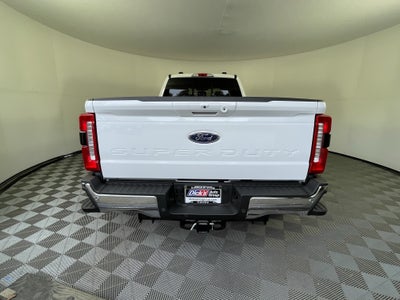 2026 Ford Super Duty F-350 DRW LARIAT 4WD Crew Cab 8' Box