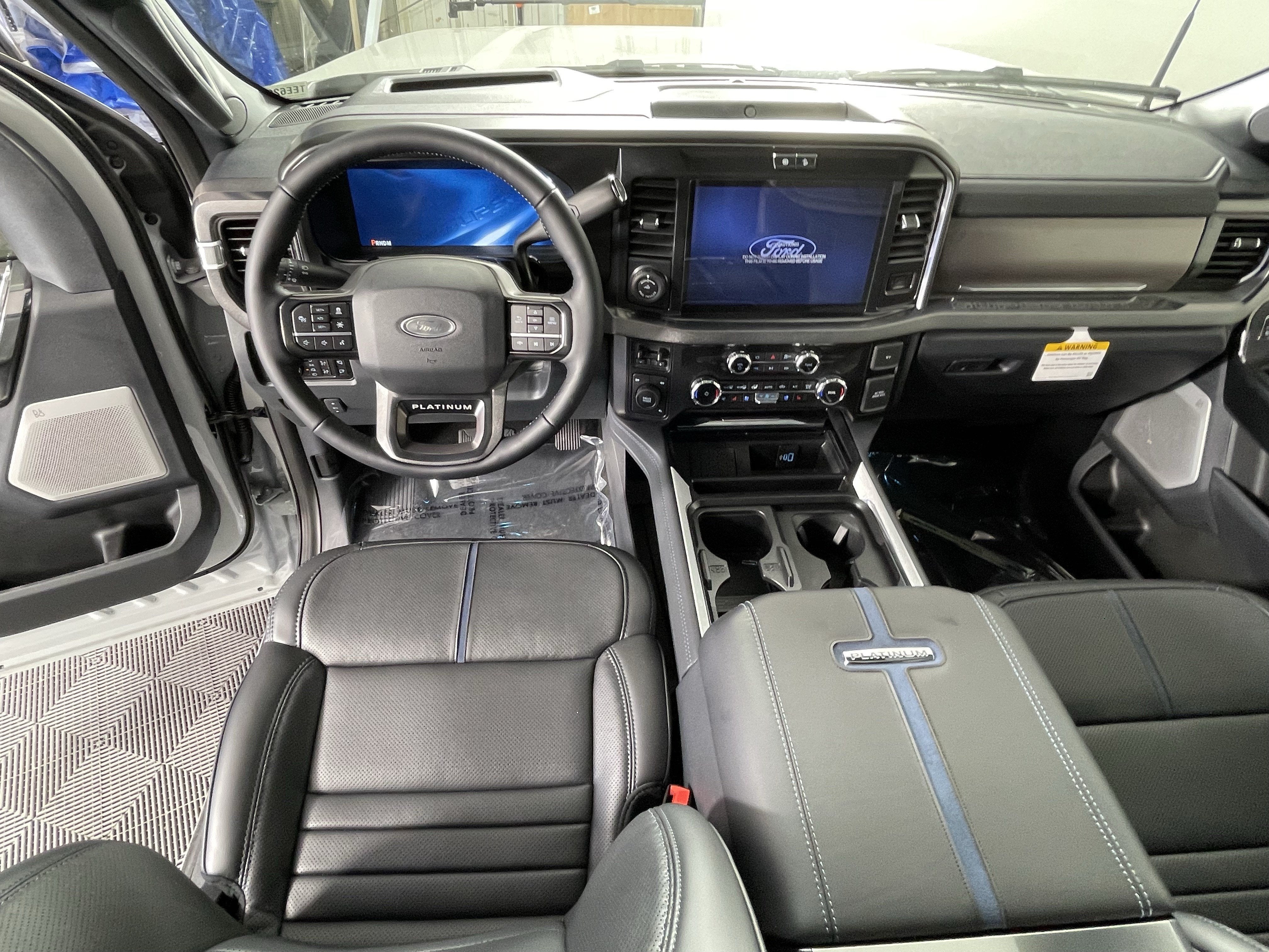 2026 Ford Super Duty F-350 DRW PLATINUM 4WD Crew Cab 8' Box