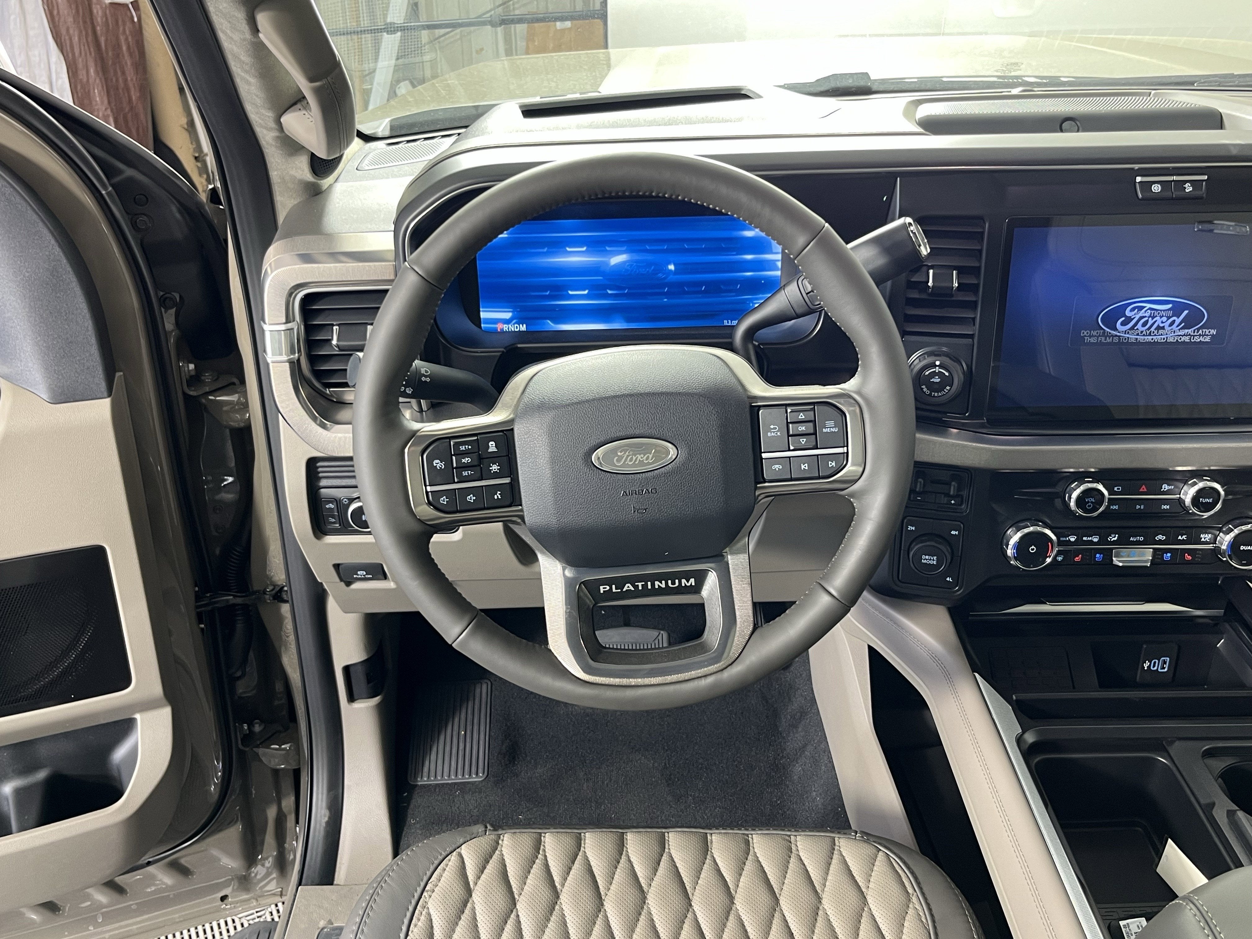 2026 Ford Super Duty F-350 DRW PLATINUM 4WD Crew Cab 8' Box