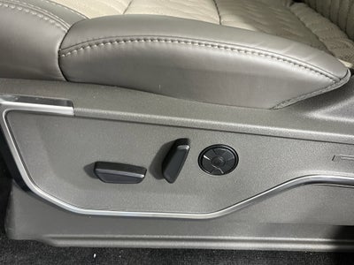 2026 Ford Super Duty F-350 DRW PLATINUM 4WD Crew Cab 8' Box