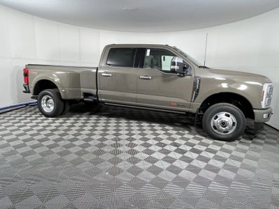 2026 Ford Super Duty F-350 DRW PLATINUM 4WD Crew Cab 8' Box