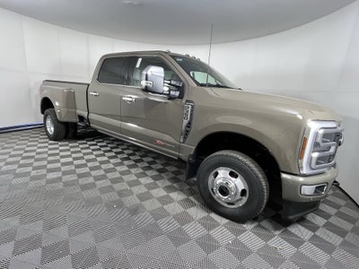 2026 Ford Super Duty F-350 DRW PLATINUM 4WD Crew Cab 8' Box