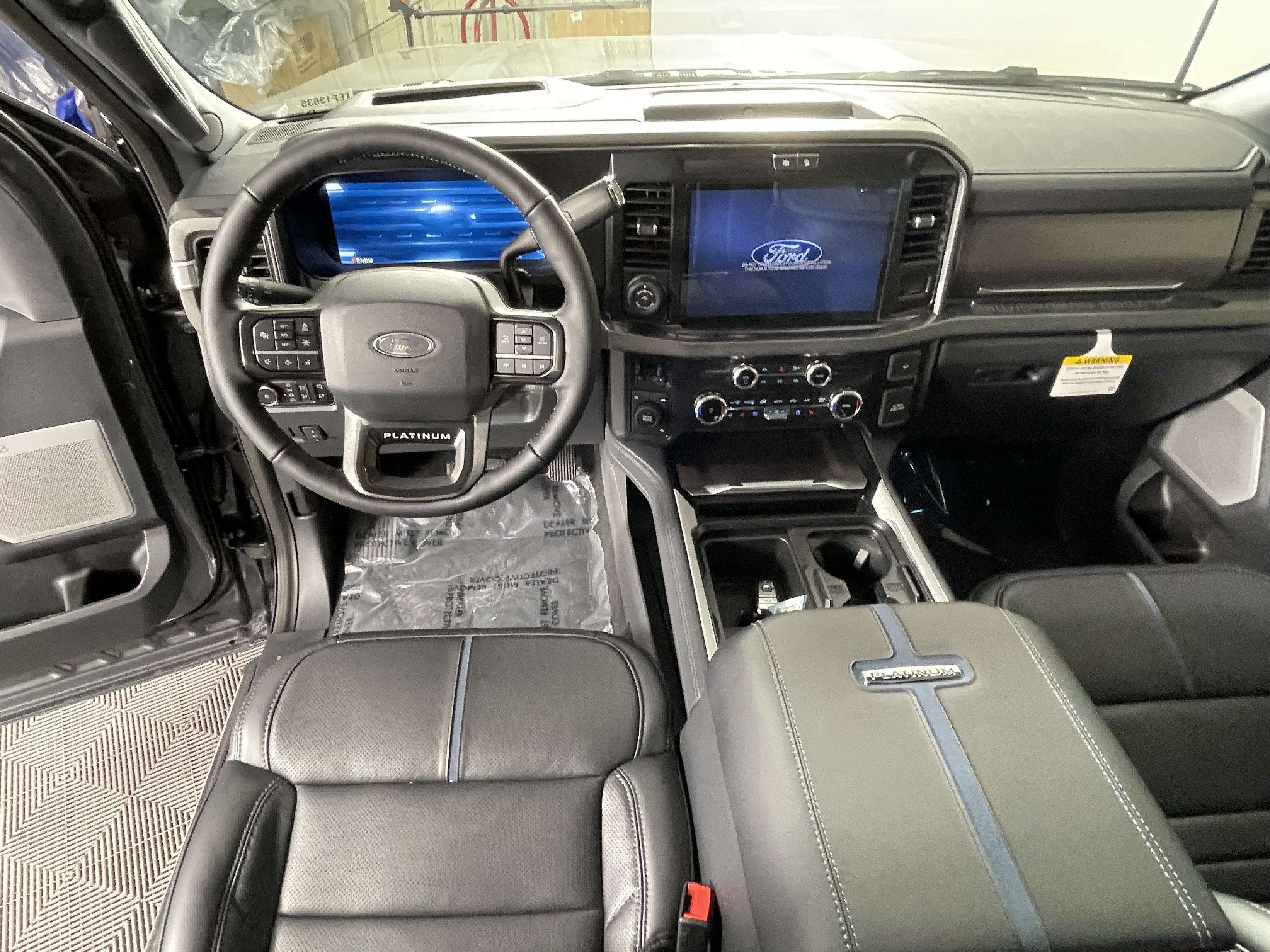 2026 Ford Super Duty F-350 DRW Platinum 4WD Crew Cab 8' Box
