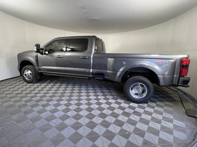 2026 Ford Super Duty F-350 DRW Platinum 4WD Crew Cab 8' Box