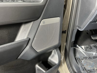 2026 Ford Super Duty F-350 DRW LARIAT 4WD Crew Cab 8' Box