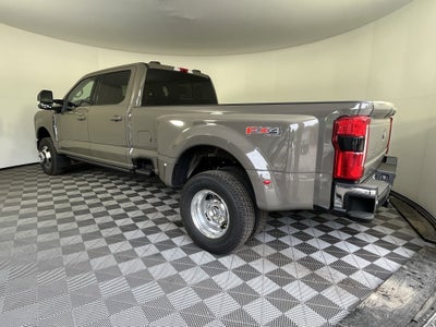 2026 Ford Super Duty F-350 DRW LARIAT 4WD Crew Cab 8' Box