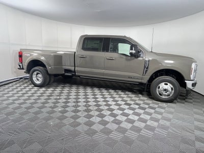 2026 Ford Super Duty F-350 DRW LARIAT 4WD Crew Cab 8' Box