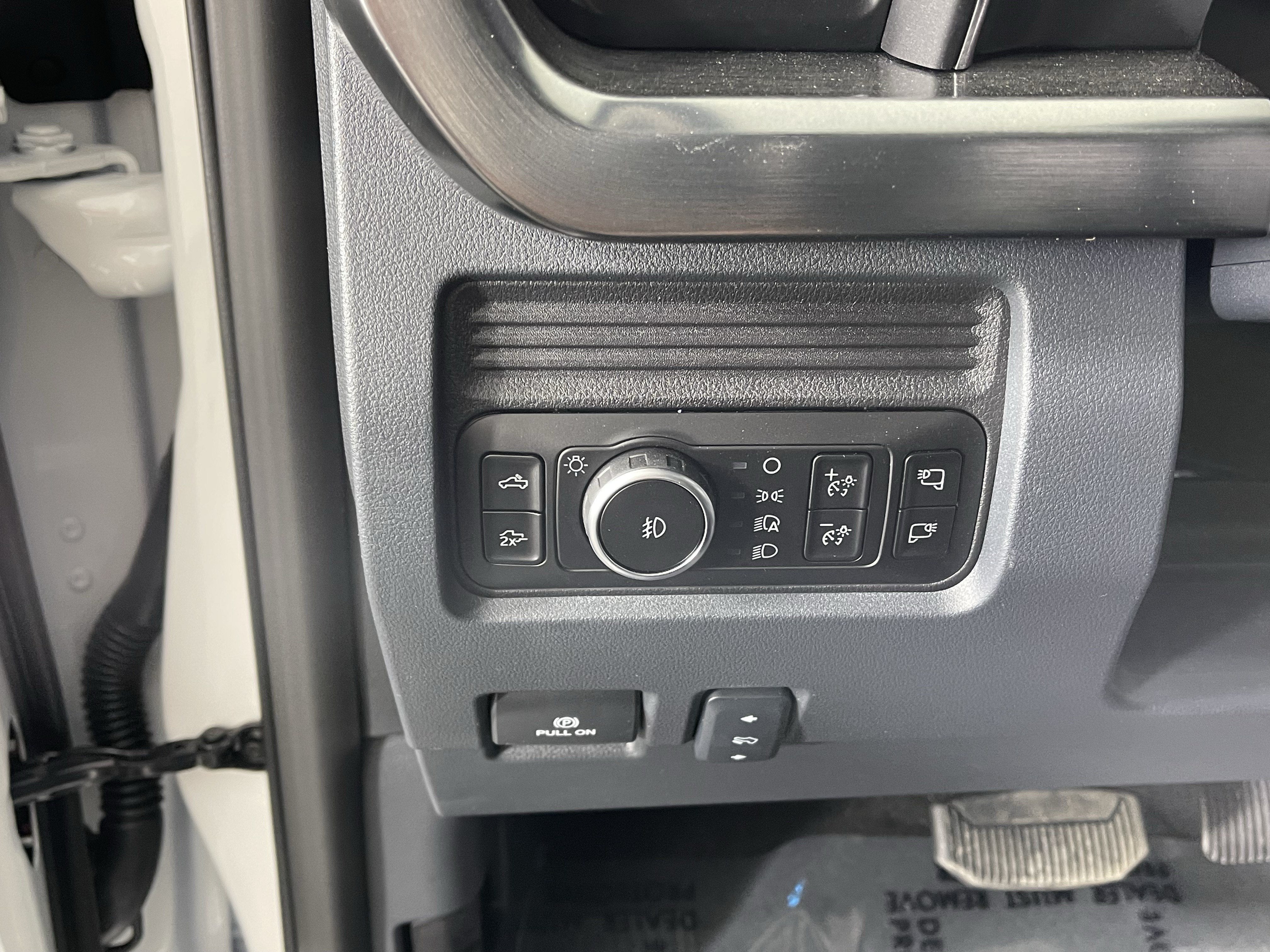 2026 Ford Super Duty F-350 DRW LARIAT 4WD Crew Cab 8' Box
