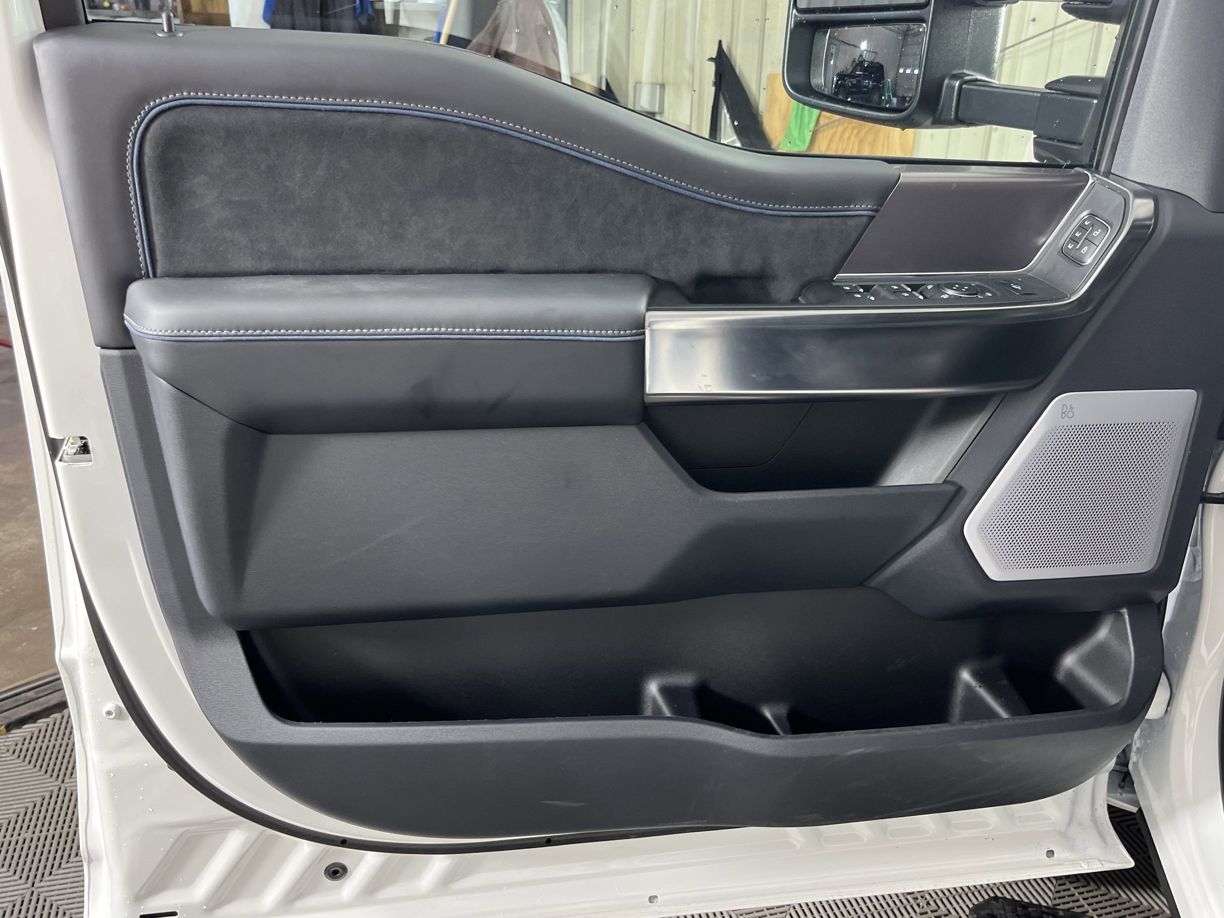 2026 Ford Super Duty F-450 DRW PLATINUM 4WD Crew Cab 8' Box