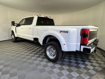 2026 Ford Super Duty F-450 DRW PLATINUM 4WD Crew Cab 8' Box