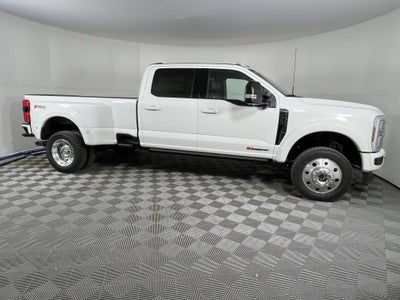 2026 Ford Super Duty F-450 DRW PLATINUM 4WD Crew Cab 8' Box