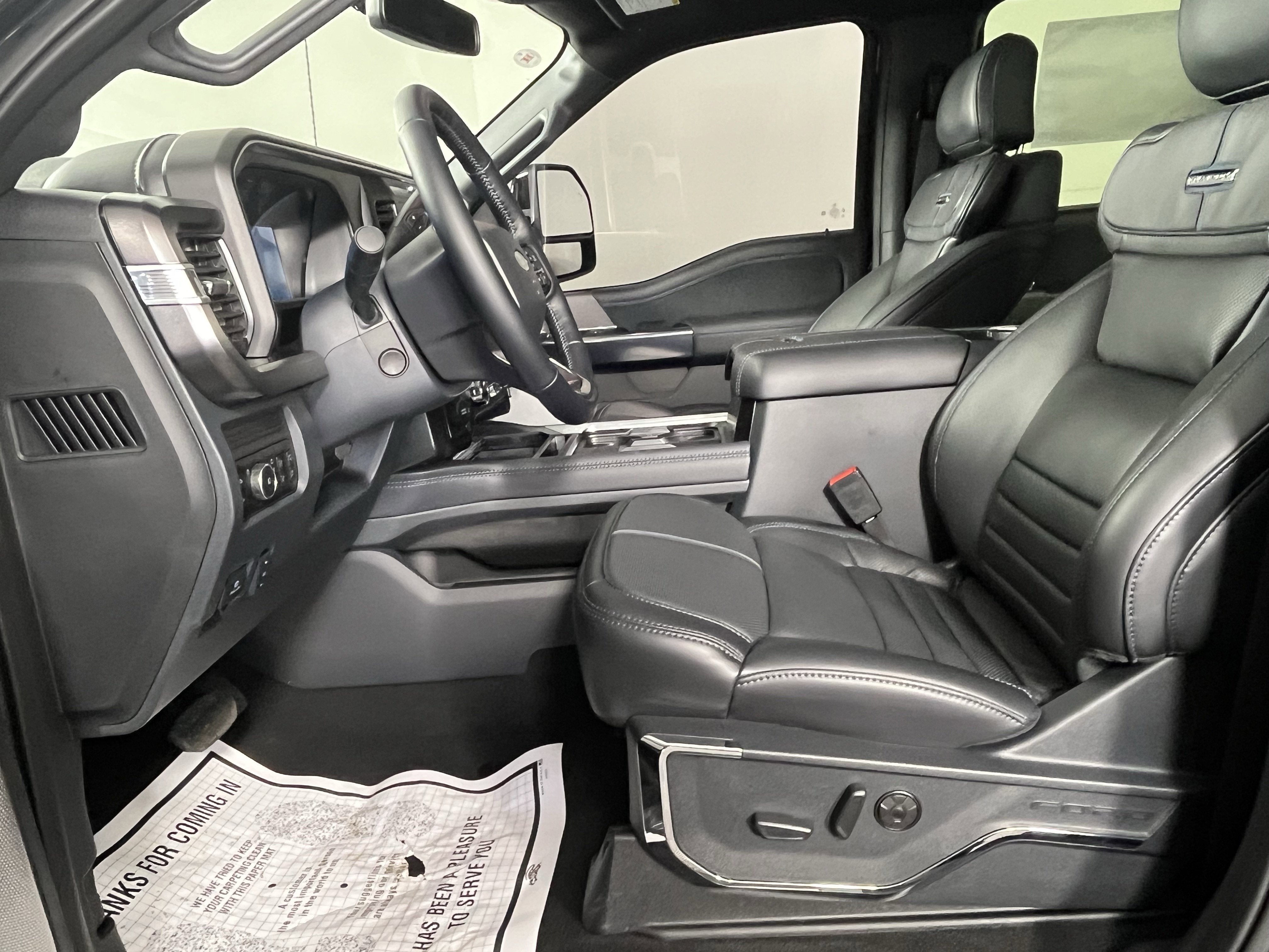 2026 Ford Super Duty F-450 DRW PLATINUM 4WD Crew Cab 8' Box