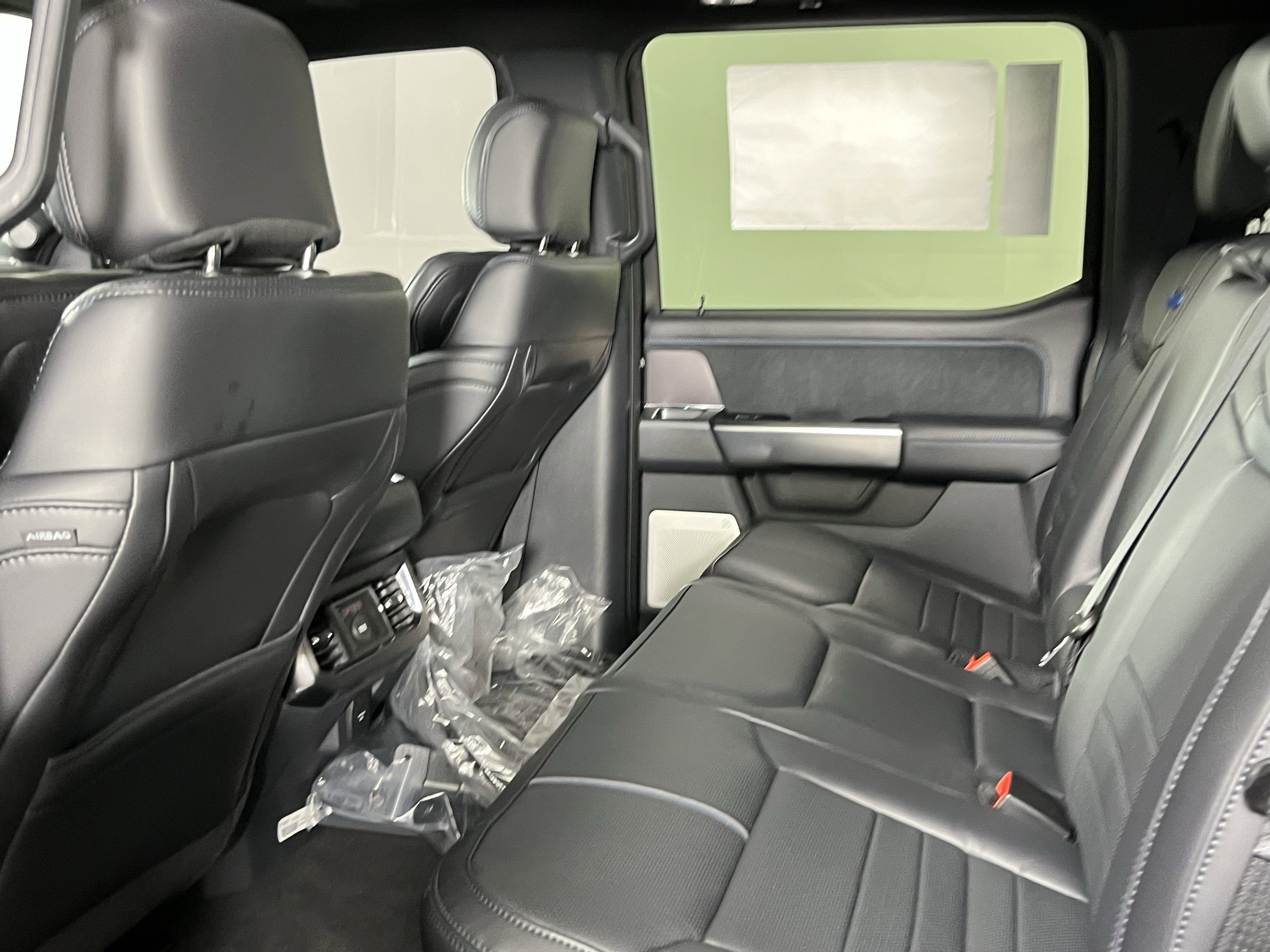 2026 Ford Super Duty F-450 DRW PLATINUM 4WD Crew Cab 8' Box