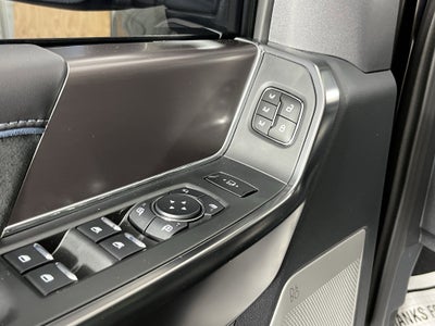 2026 Ford Super Duty F-450 DRW PLATINUM 4WD Crew Cab 8' Box