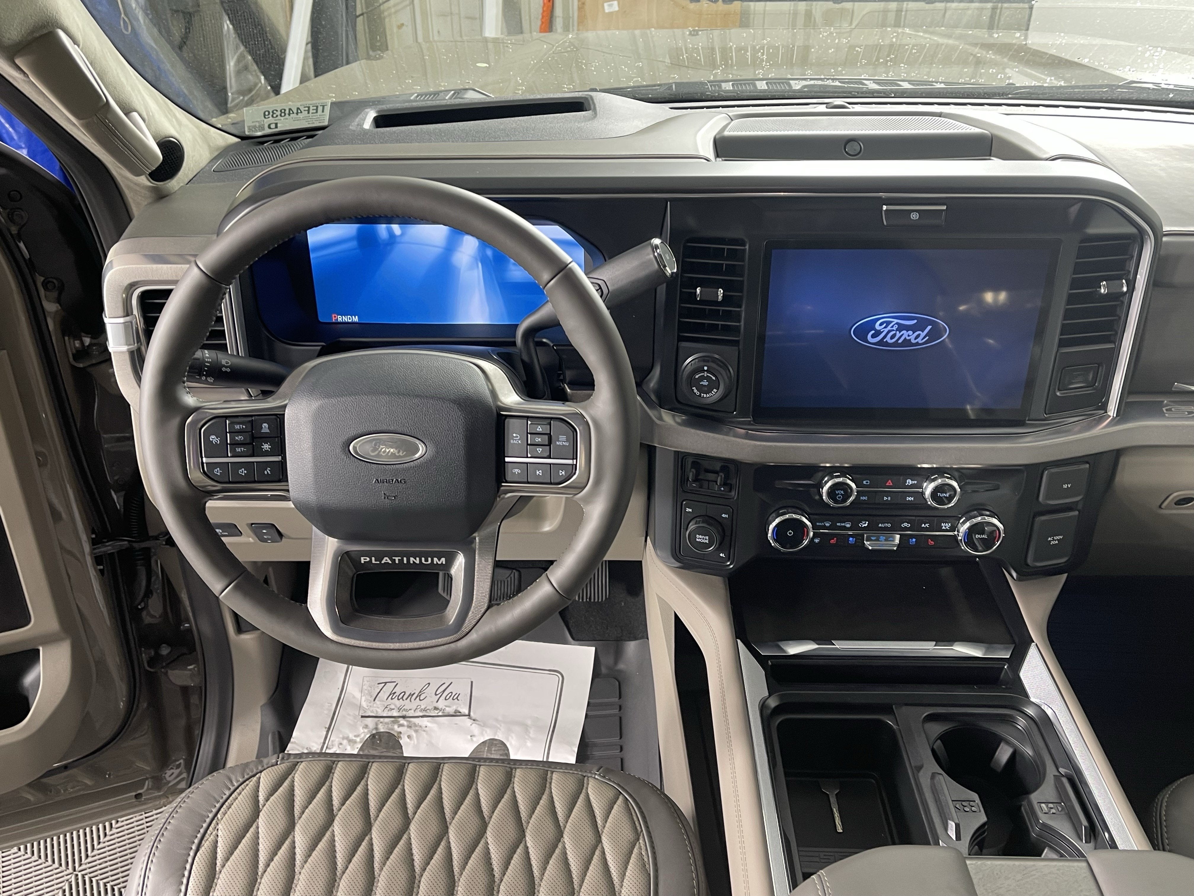 2026 Ford Super Duty F-450 DRW PLATINUM 4WD Crew Cab 8' Box