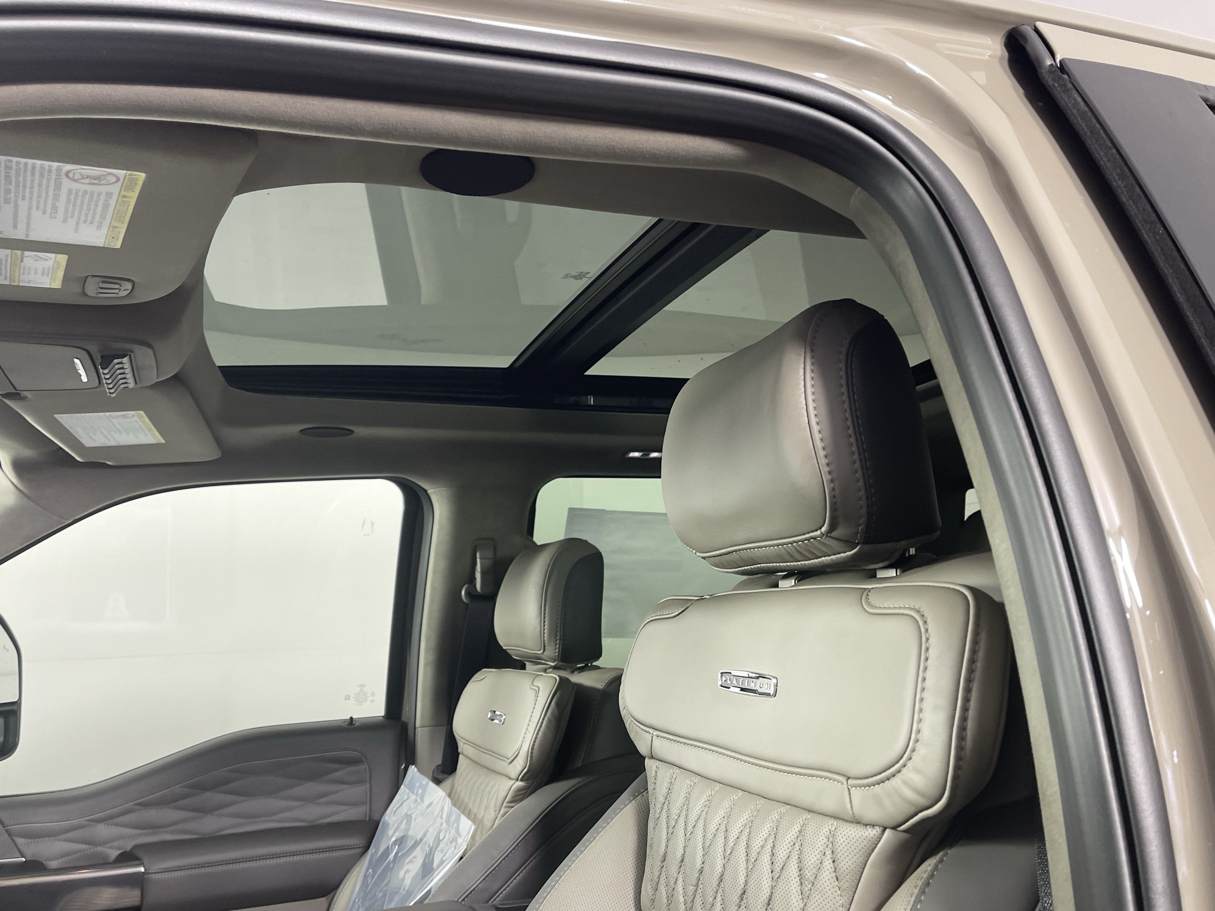 2026 Ford Super Duty F-450 DRW PLATINUM 4WD Crew Cab 8' Box