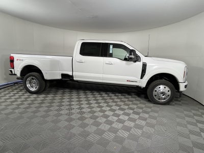 2026 Ford Super Duty F-450 DRW PLATINUM 4WD Crew Cab 8' Box