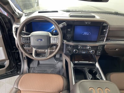2026 Ford Super Duty F-450 DRW KING RANCH 4WD Crew Cab 8' Box
