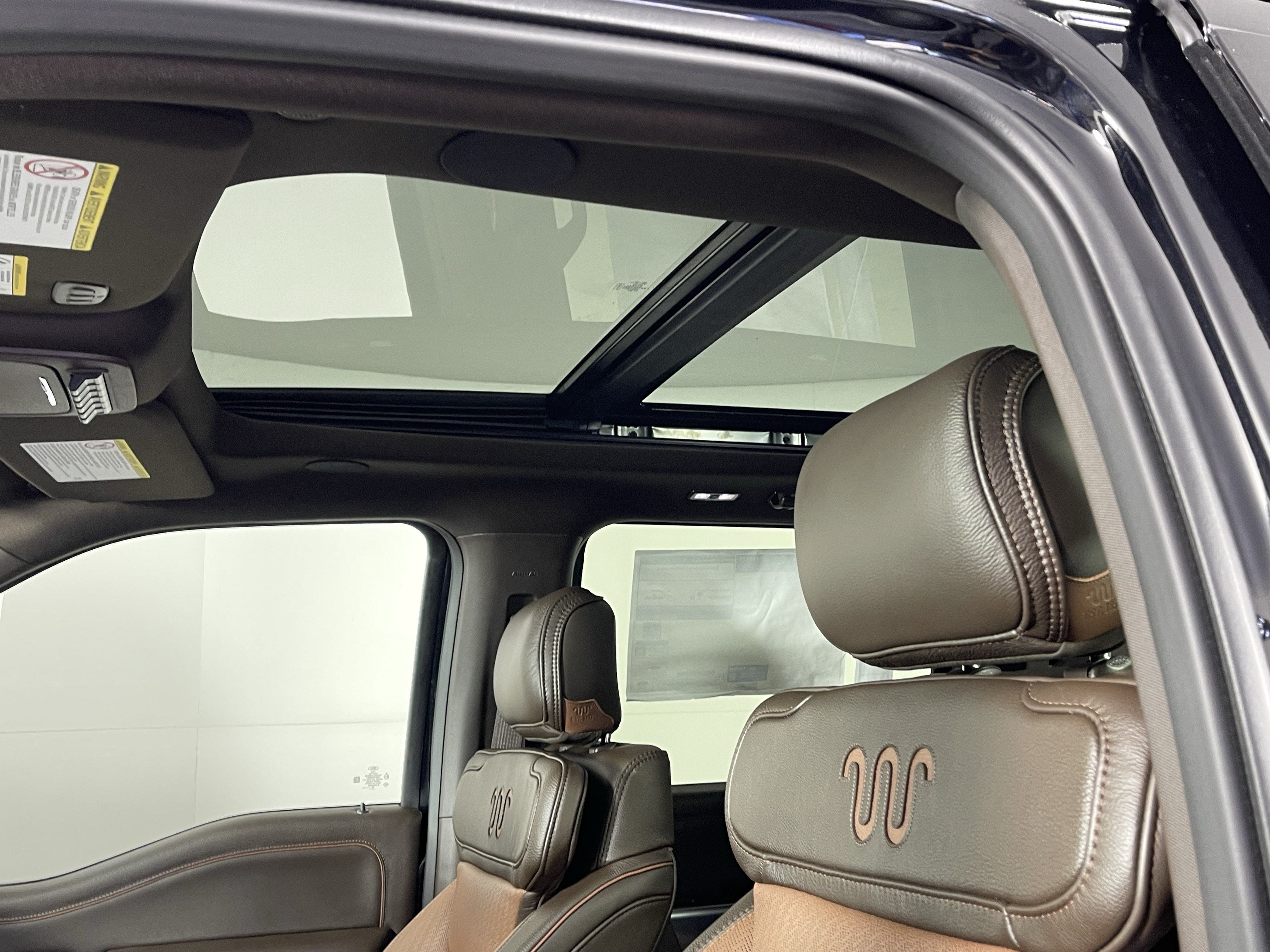 2026 Ford Super Duty F-450 DRW KING RANCH 4WD Crew Cab 8' Box
