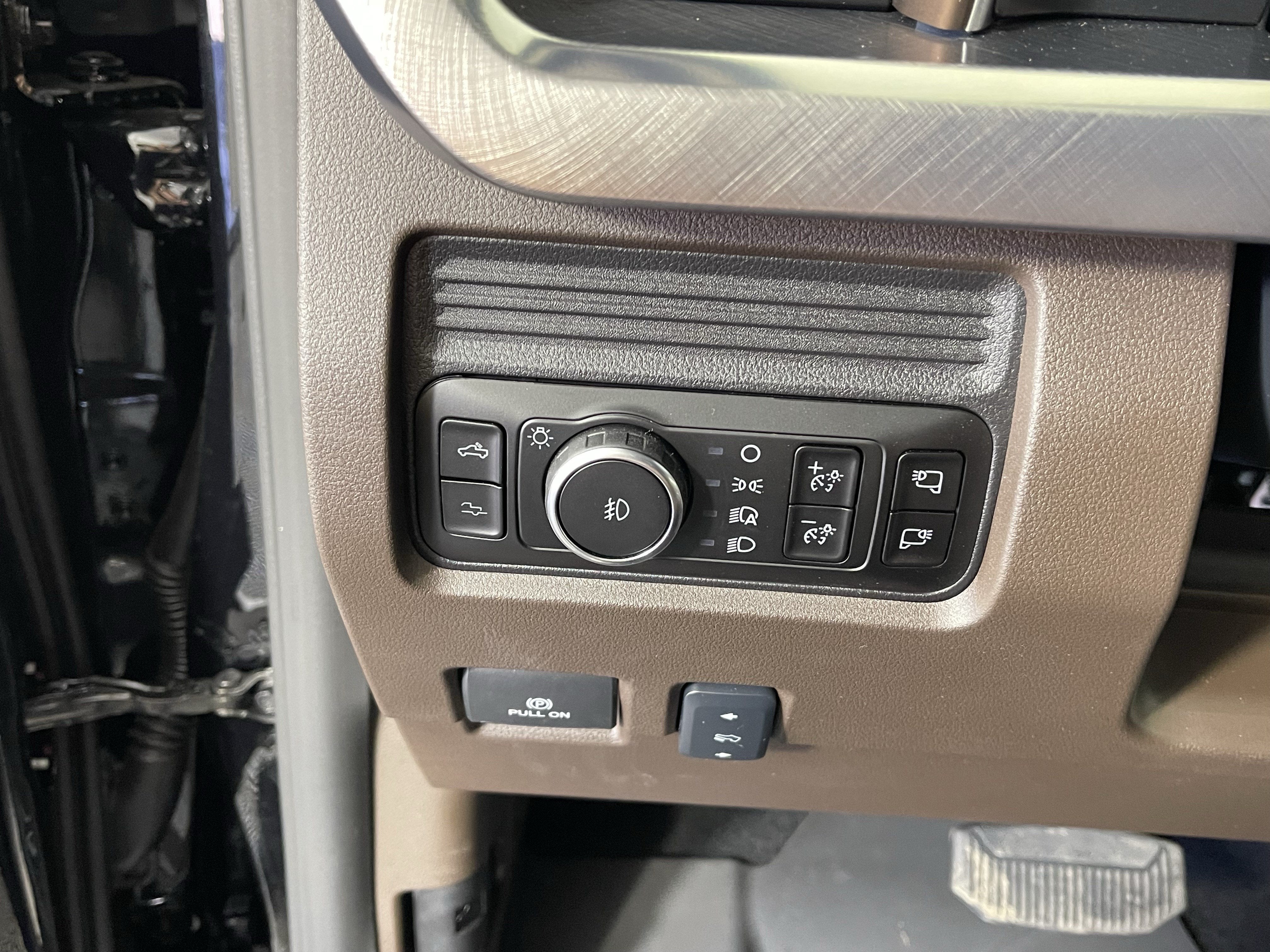 2026 Ford Super Duty F-450 DRW KING RANCH 4WD Crew Cab 8' Box