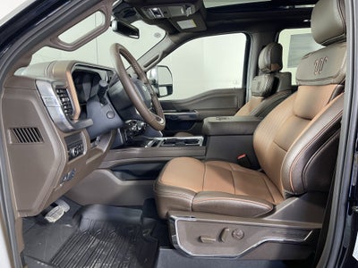 2026 Ford Super Duty F-450 DRW KING RANCH 4WD Crew Cab 8' Box