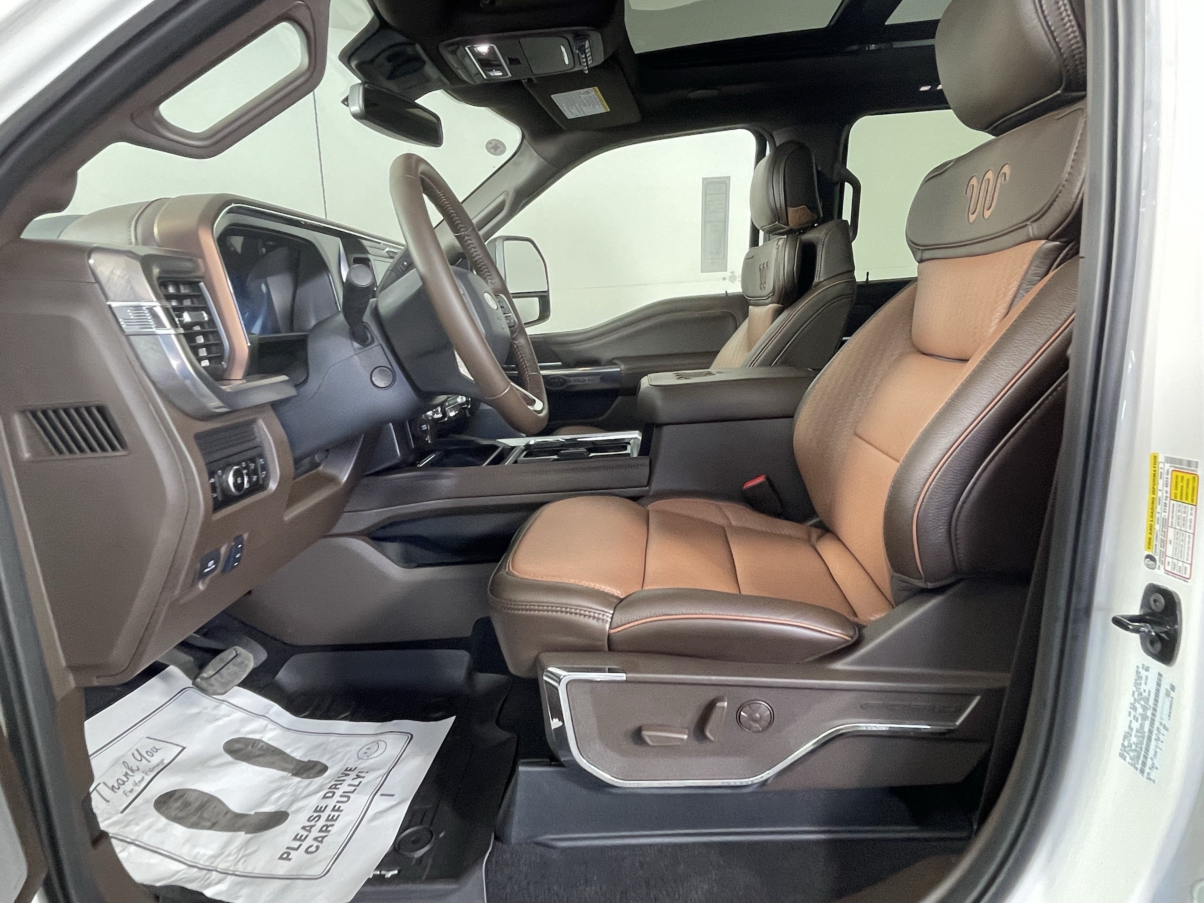 2026 Ford Super Duty F-450 DRW KING RANCH 4WD Crew Cab 8' Box