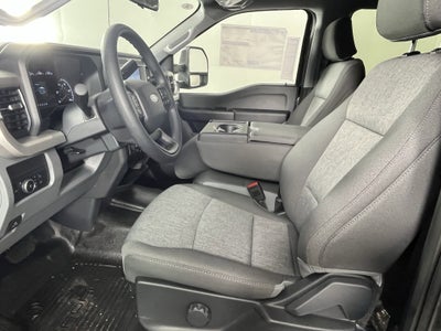 2026 Ford Super Duty F-450 DRW XL 4WD Crew Cab 8' Box