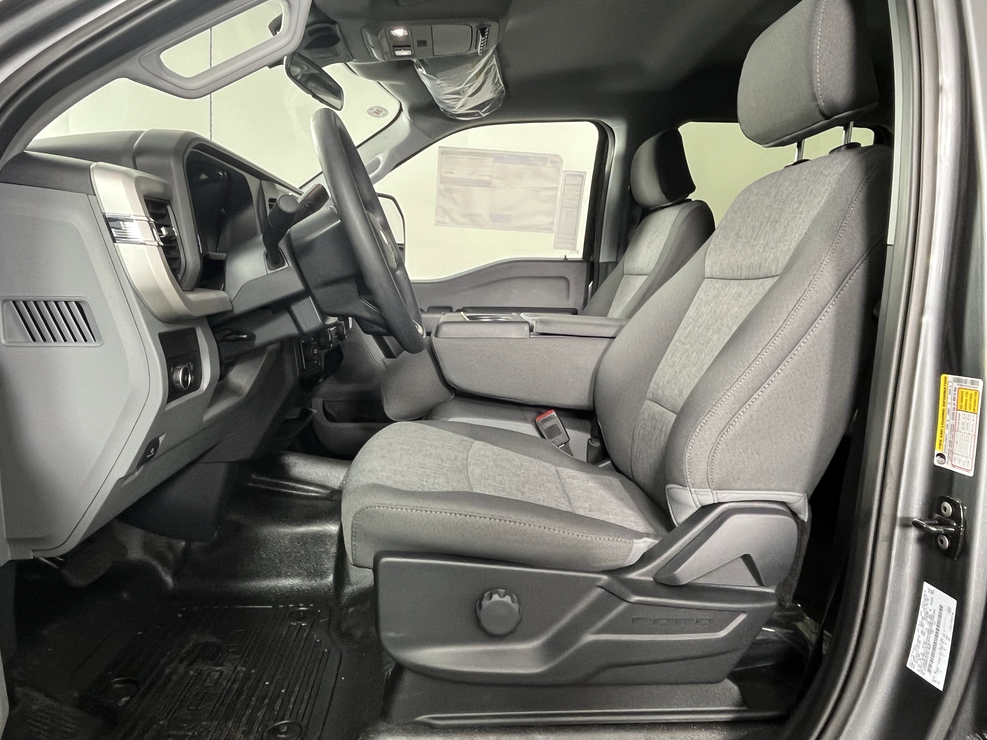 2026 Ford Super Duty F-450 DRW XL 4WD Crew Cab 8' Box