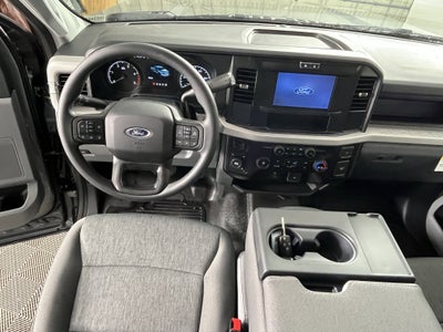 2026 Ford Super Duty F-450 DRW XL 4WD Crew Cab 8' Box