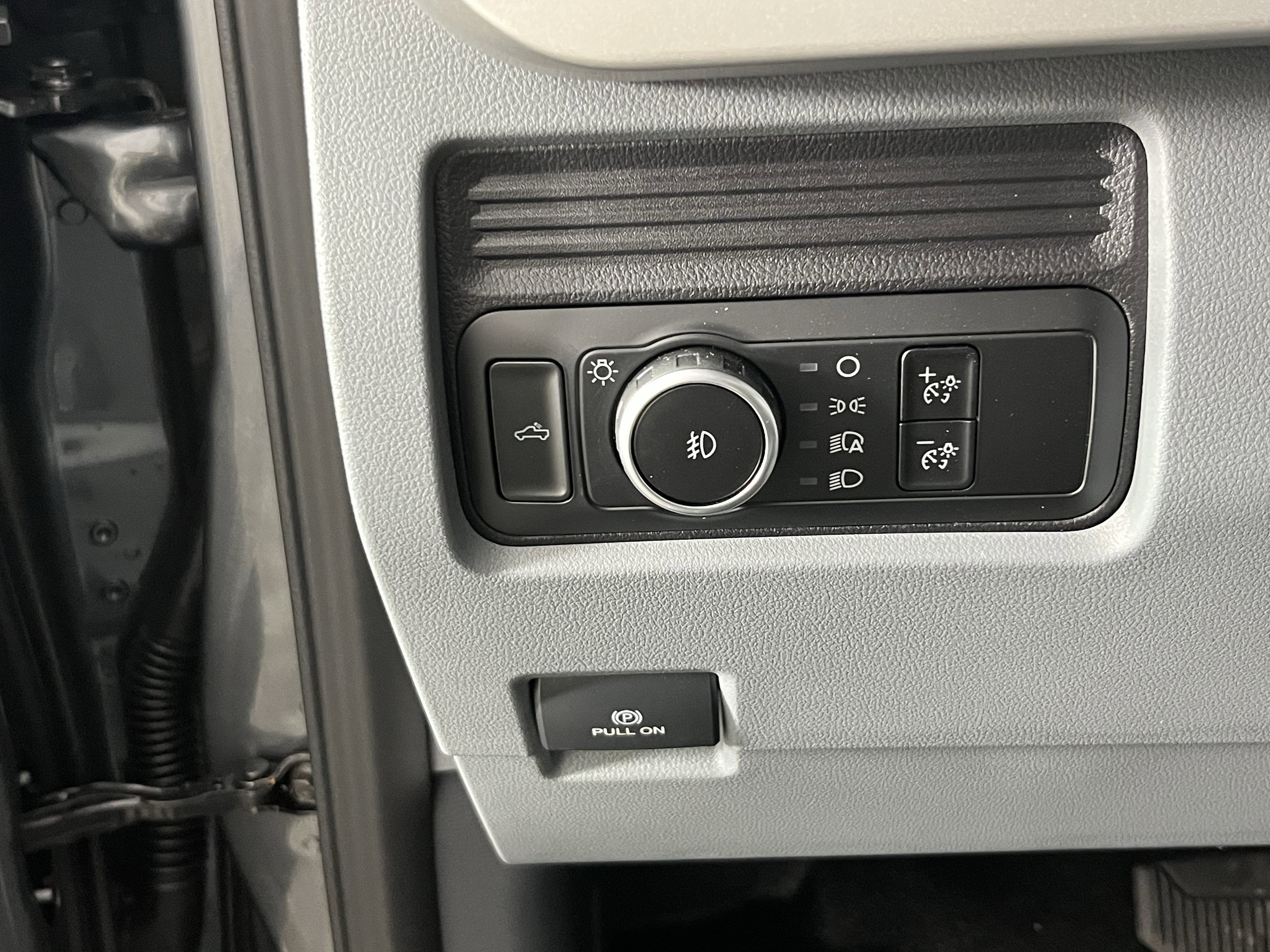 2026 Ford Super Duty F-450 DRW XL 4WD Crew Cab 8' Box