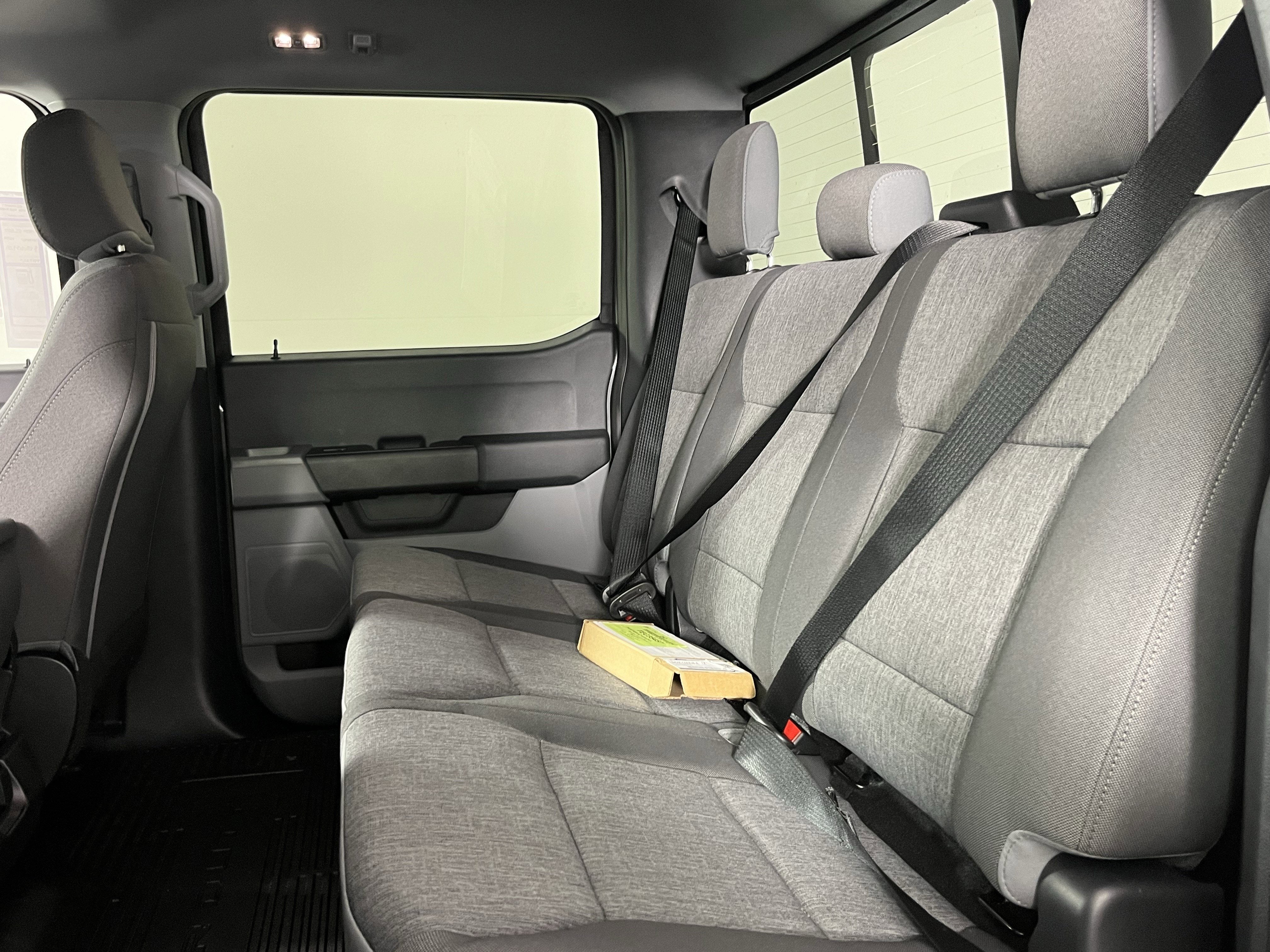 2026 Ford Super Duty F-450 DRW XL 4WD Crew Cab 8' Box