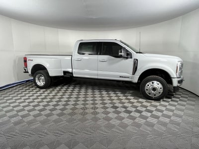 2026 Ford Super Duty F-450 DRW XLT 4WD Crew Cab 8' Box