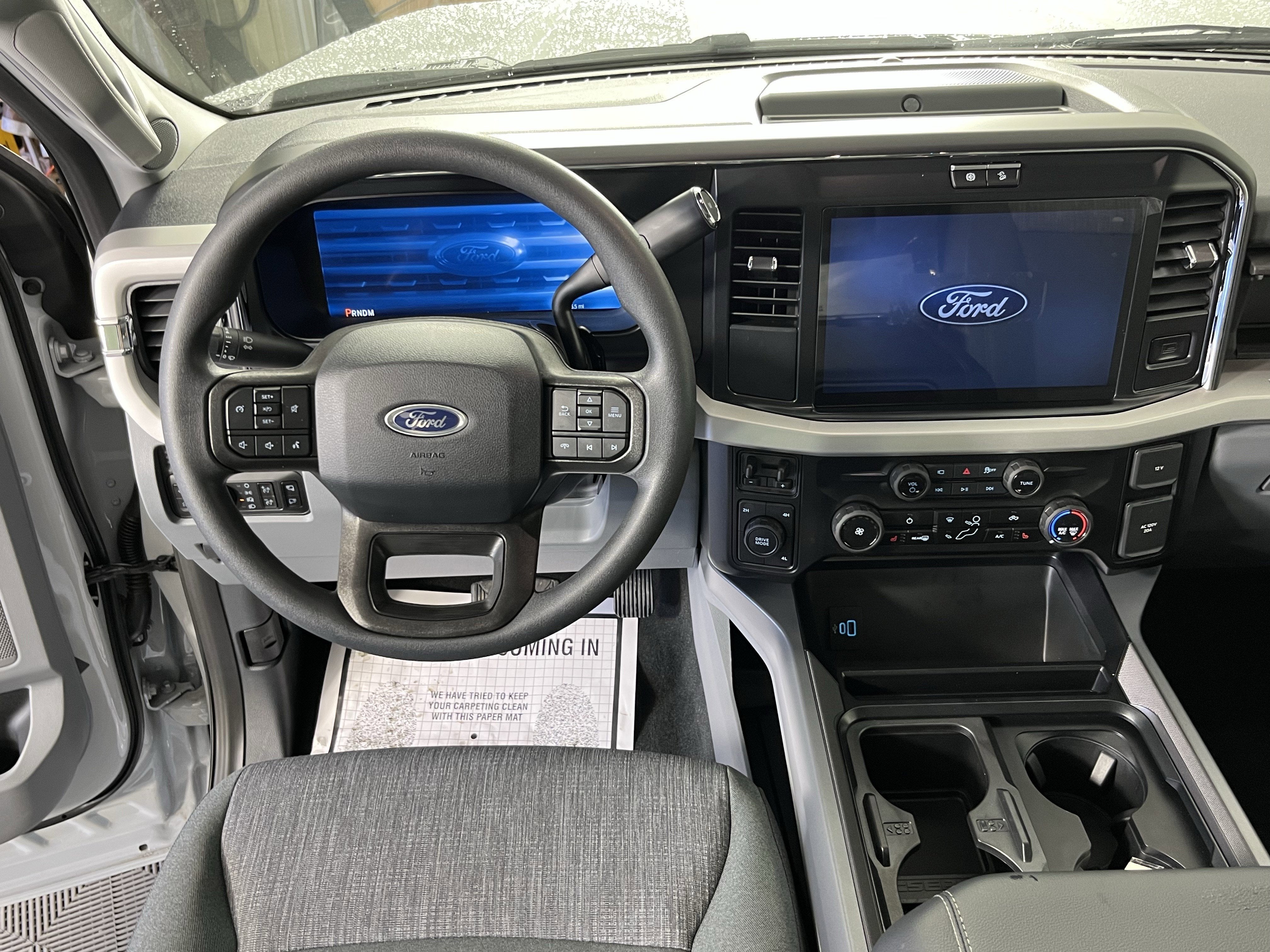 2026 Ford Super Duty F-450 DRW XLT 4WD Crew Cab 8' Box