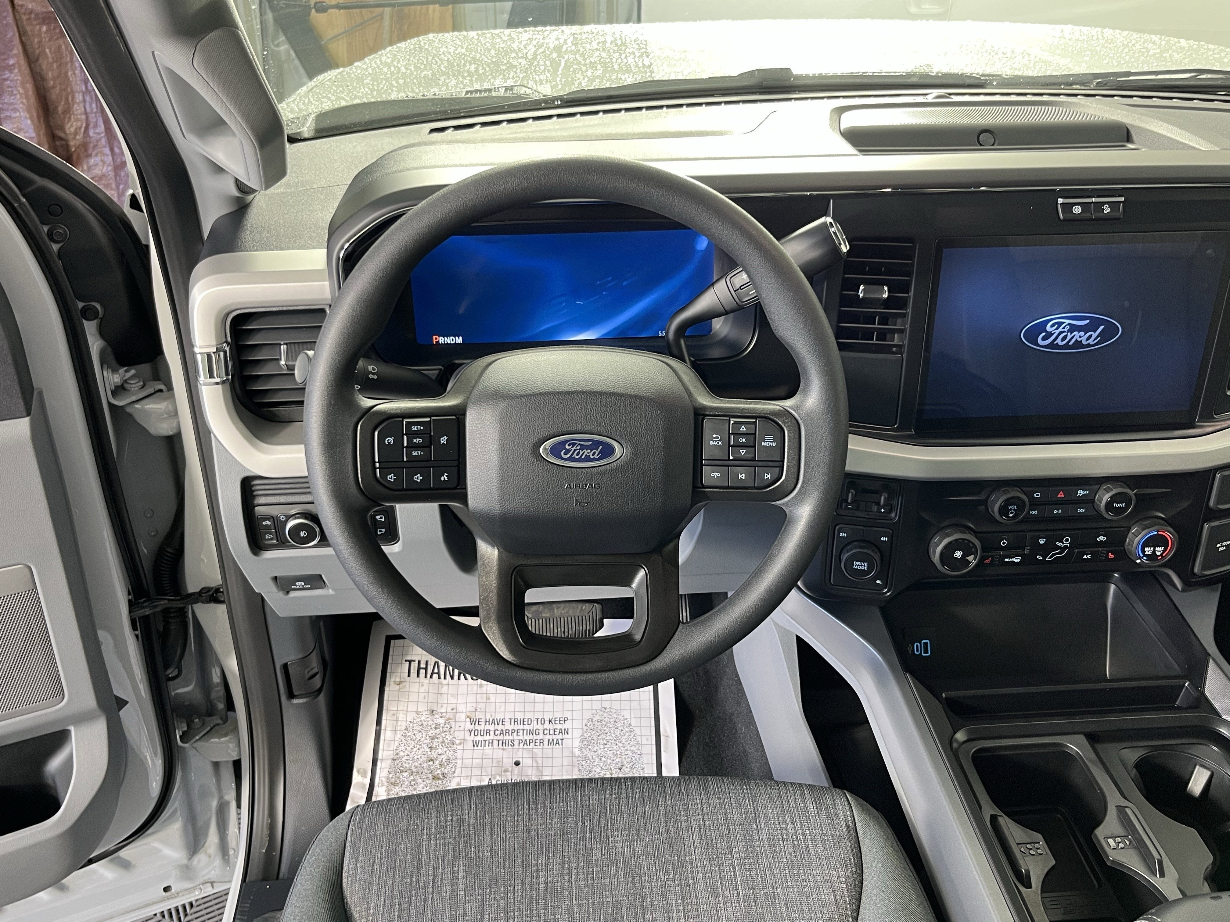 2026 Ford Super Duty F-450 DRW XLT 4WD Crew Cab 8' Box