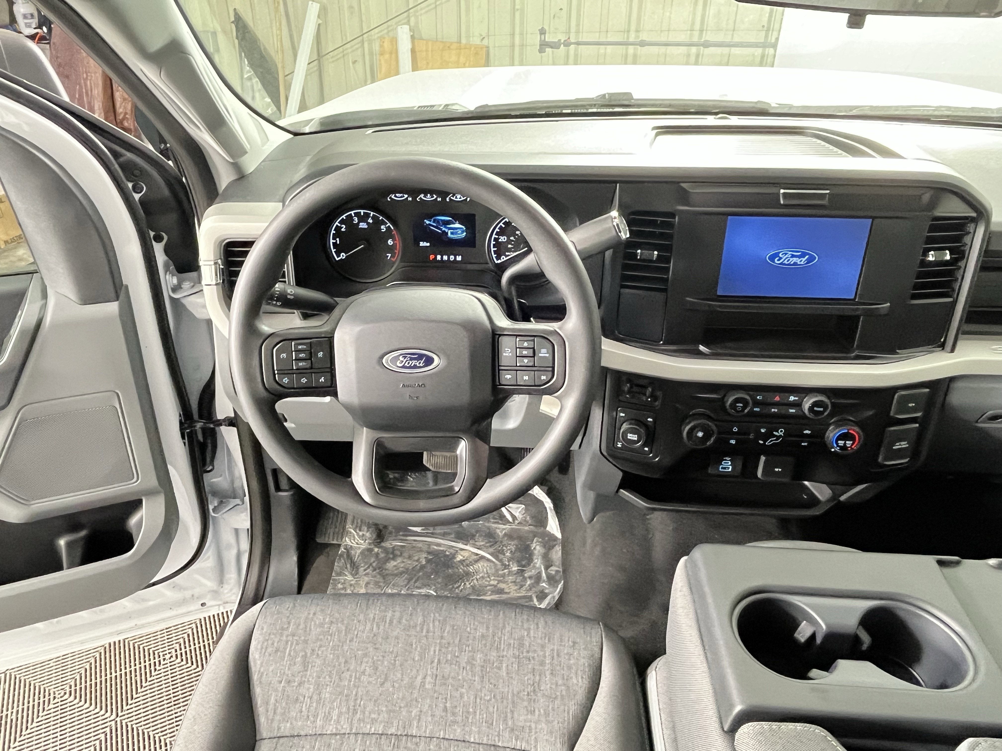 2026 Ford Super Duty F-350 SRW XL 4WD SuperCab 8' Box