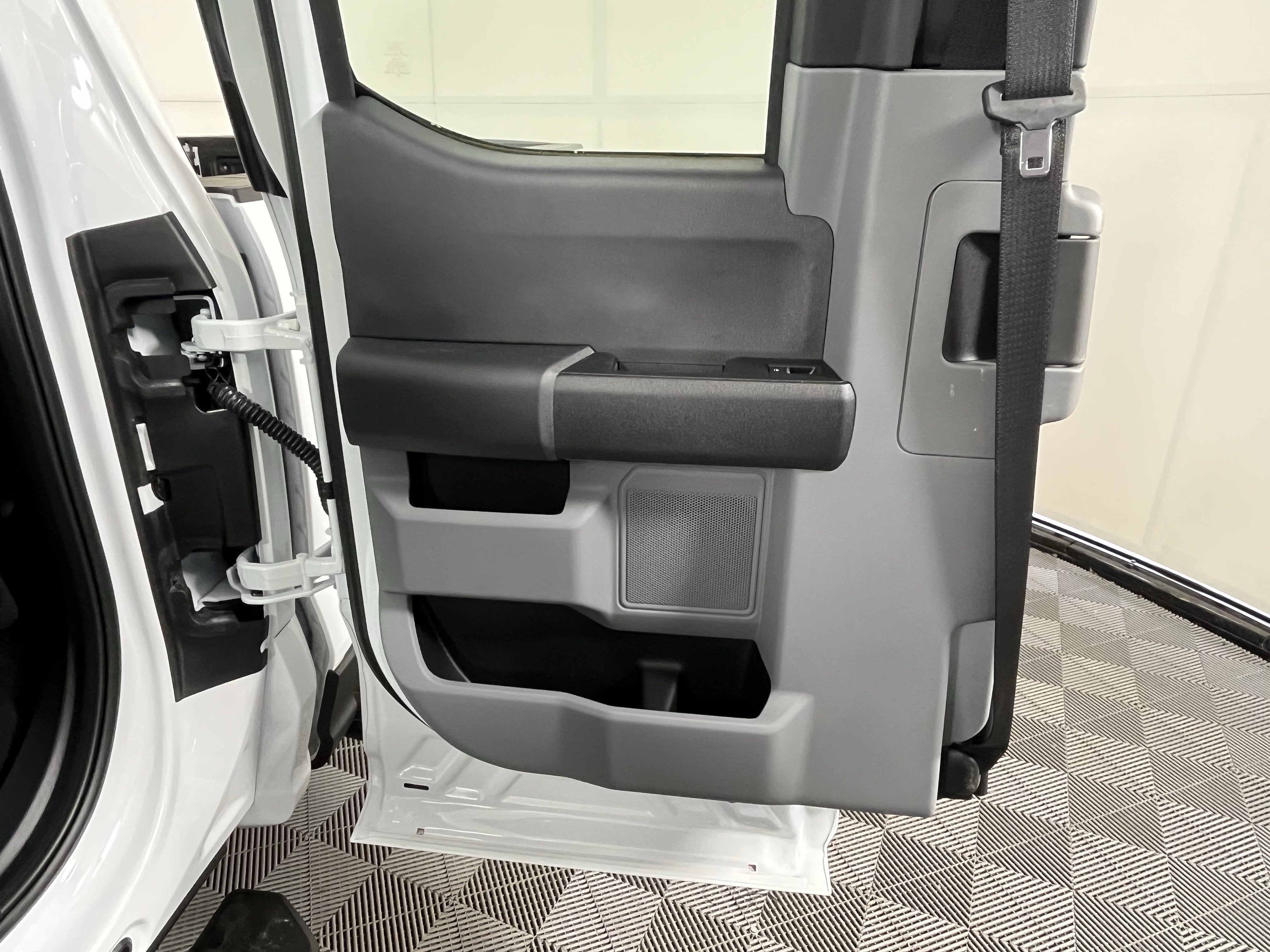 2026 Ford Super Duty F-350 SRW XL 4WD SuperCab 8' Box