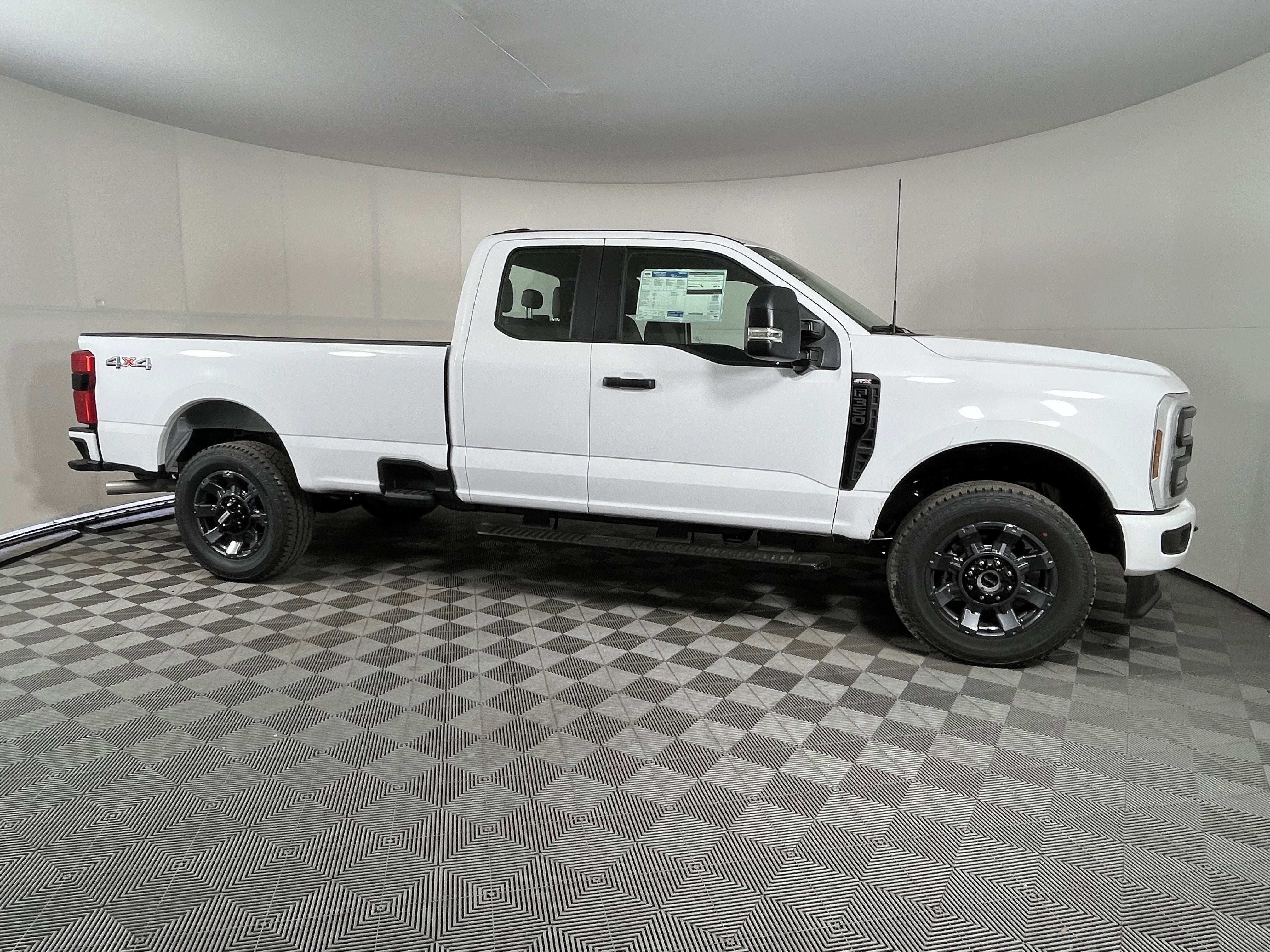 2026 Ford Super Duty F-350 SRW XL 4WD SuperCab 8' Box